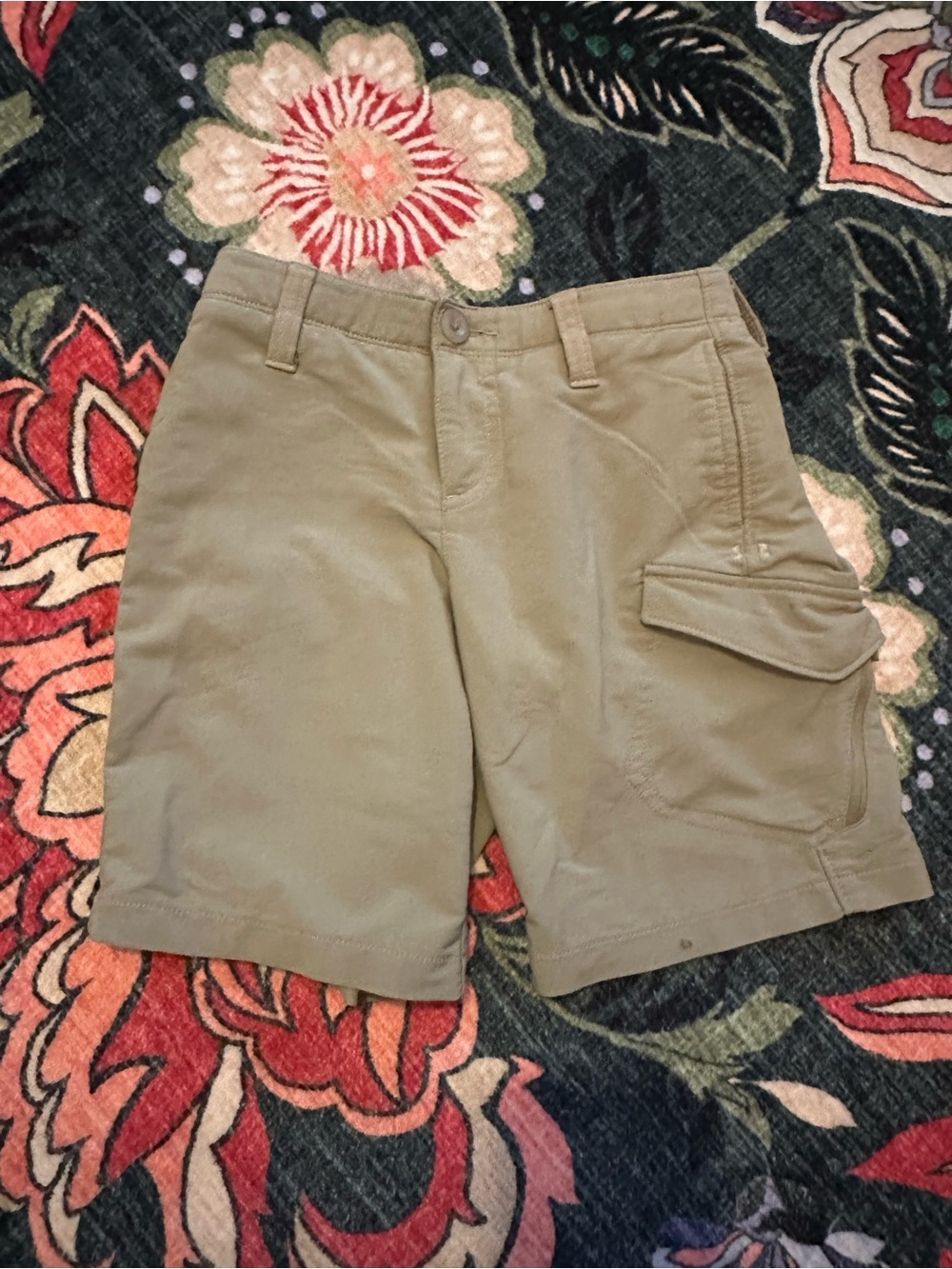 4/$20 💫  Under Armour Boys Khaki Cargo Shorts Size Youth 7